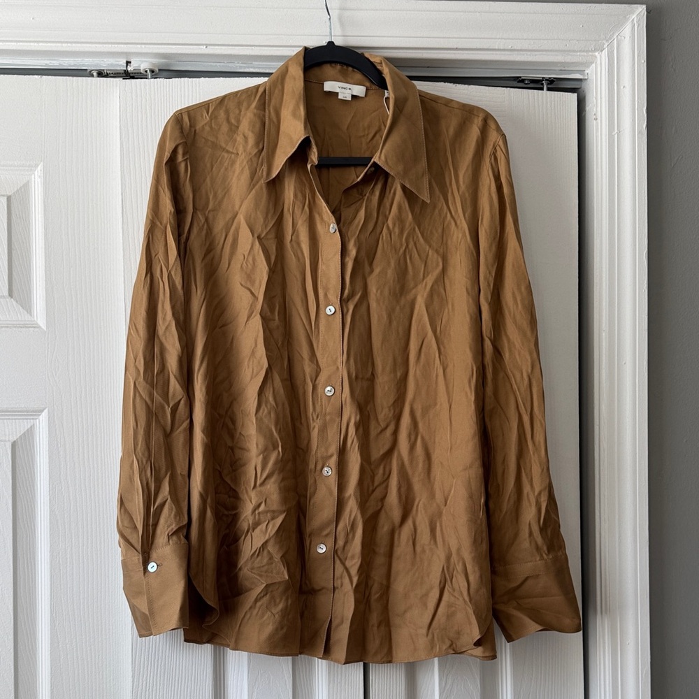 Vince button down